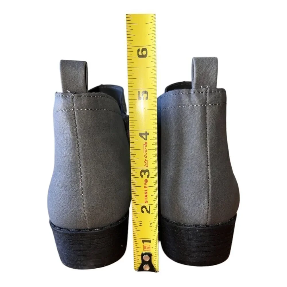 Sun & Stone Cadee Grey Fashion Faux Leather Booties Women’s Size 5.5M